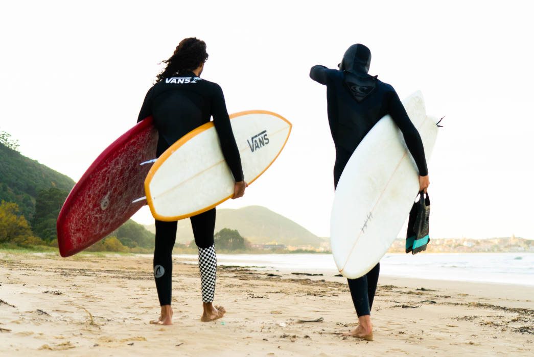 Imagen destacada reparar-tabla-de-surf-2